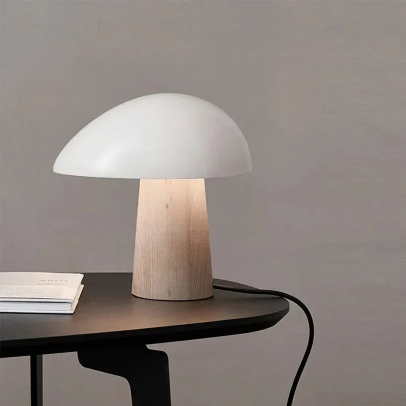 Kolekce stolních lamp Juno