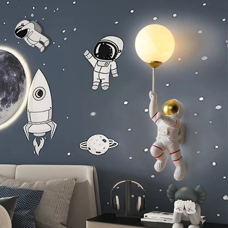 Luce da parete per la nursery degli astronauti