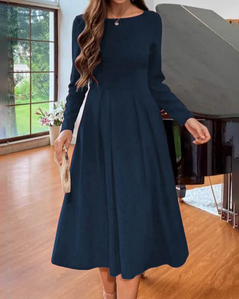 Helena - Plain dress with round neck and long sleeves