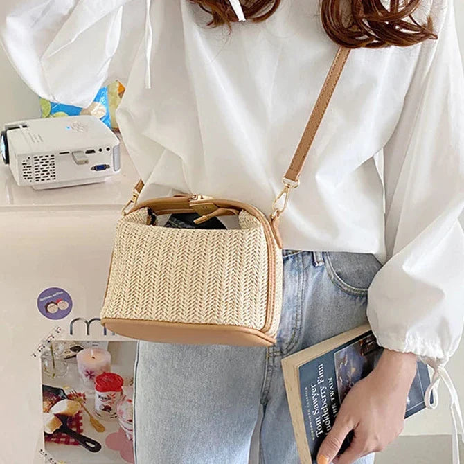 Trendy Woven Bucket Bag - Summer Seaside Essential