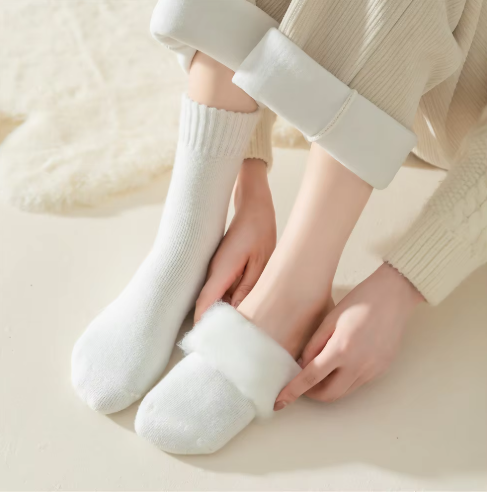 Cozy Winter Essentials: 3 Pairs of Women's Wool Socks – Plush, Warm, and Ultra-Soft