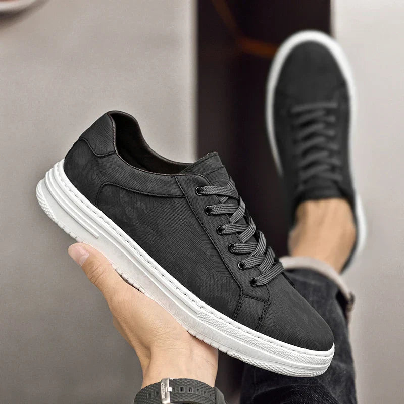 VertexWear outdoor sneakers for men