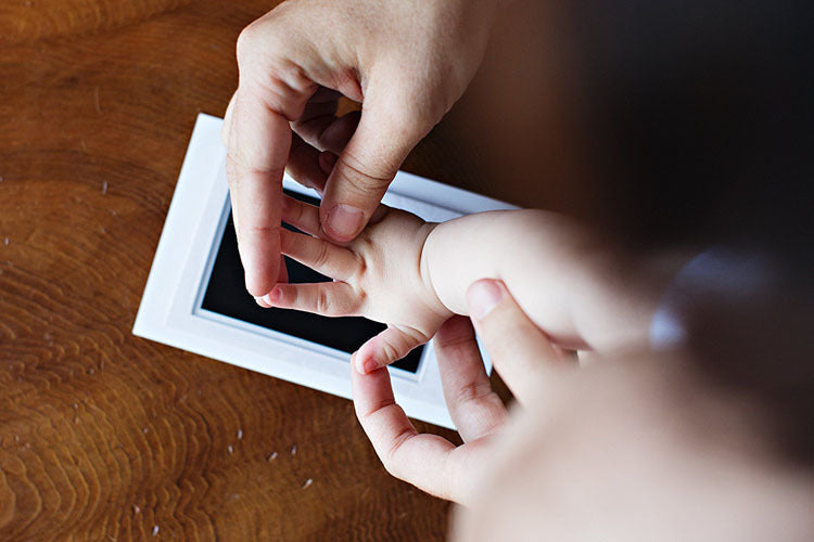 Baby Handprint Kit™ - Un souvenir unique de votre bébé - kit d'empreintes de mains