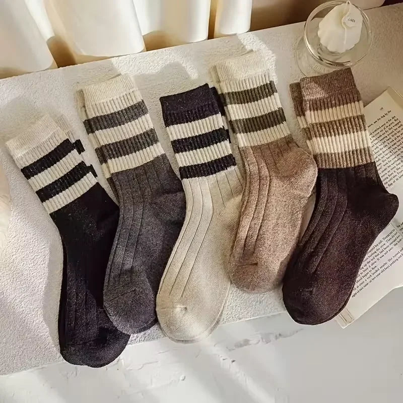 5 Pairs Women's Ruffle Socks – Breathable Black & White Set