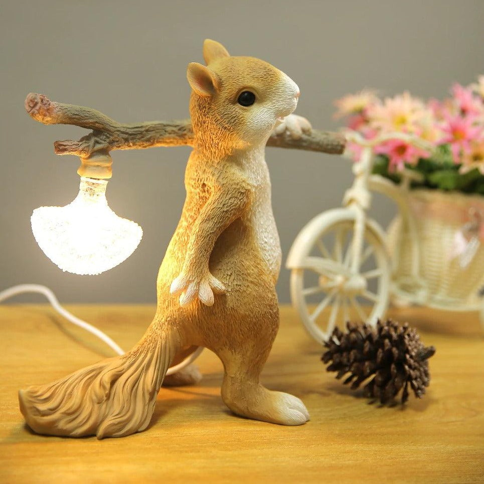 Nutlight – Charming Squirrel Lamp