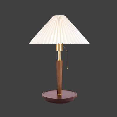 VintageLumi – Retro Wooden Lamp