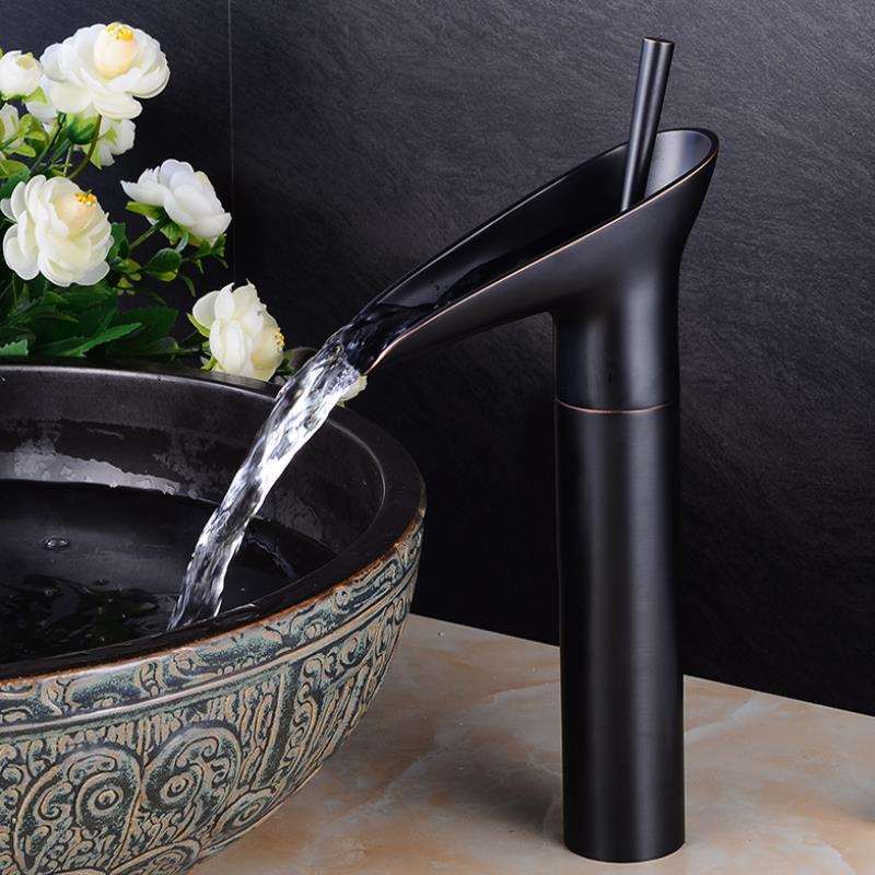 Torneira de Lavabo em Estilo Antigo com Cascata