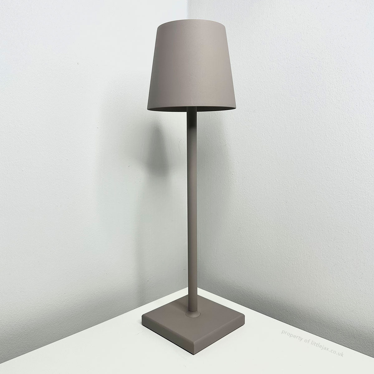 Lampada da tavolo moderna senza fili contemporanea