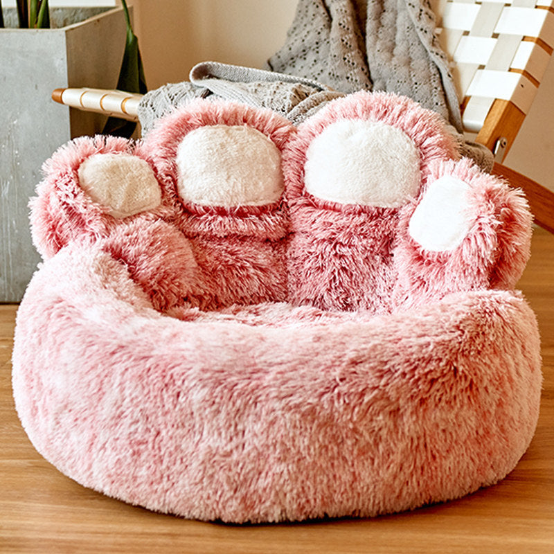 Bear Paw Haven: cuccia in peluche a forma di zampa