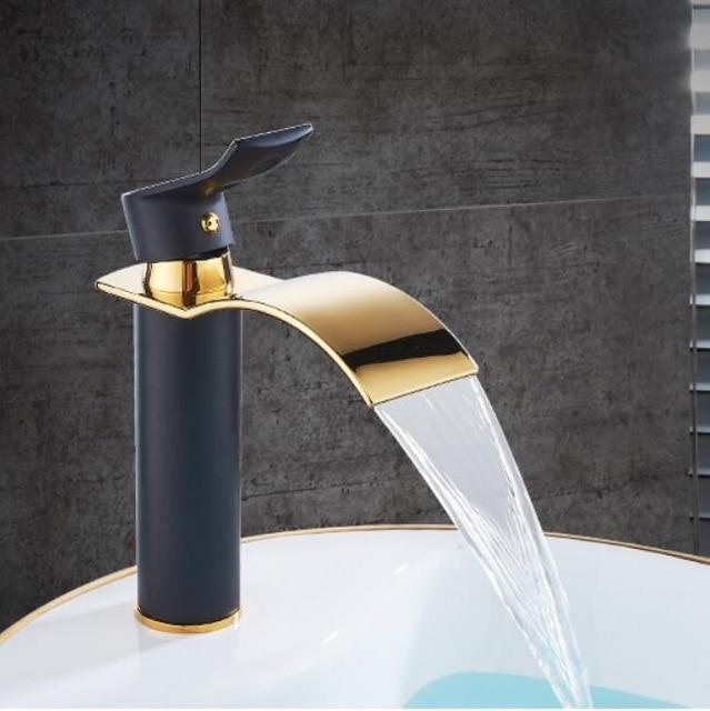 Rubinetto per bagno di lusso a cascata in ottone dorato e bianco - Rubinetto per lavabo con maniglia singola montato su piattaforma contemporanea