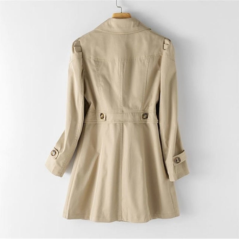 Clara - Casaco/trench coat moderno com recortes, gola alta e botões