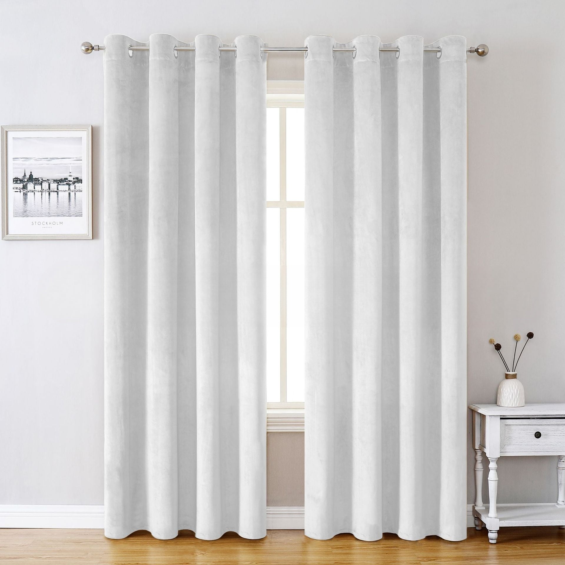 SleekVelvet - Modern Velor Curtains, Plain and Thermal for Maximum Comfort