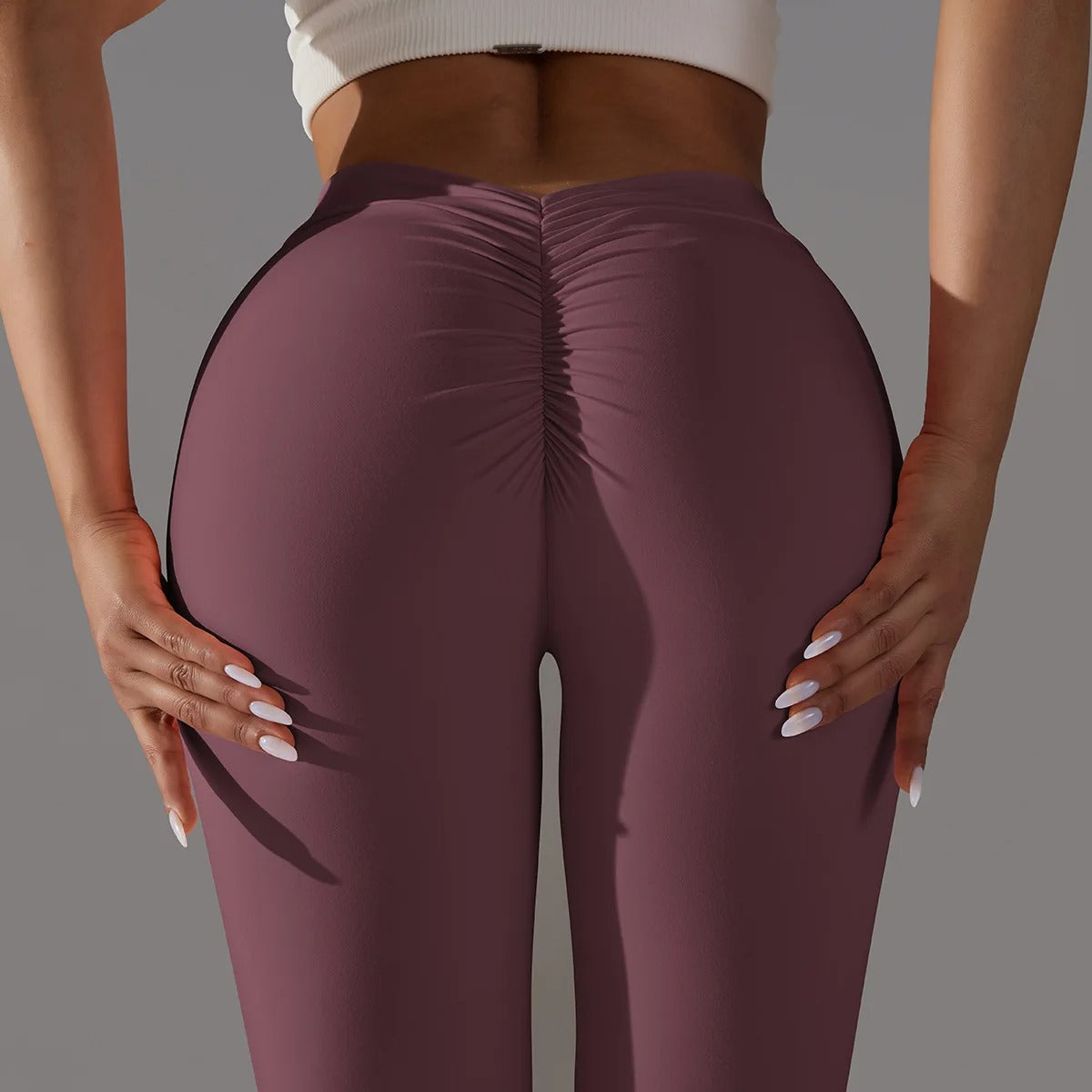 Legginsy z wysokim stanem V-Back