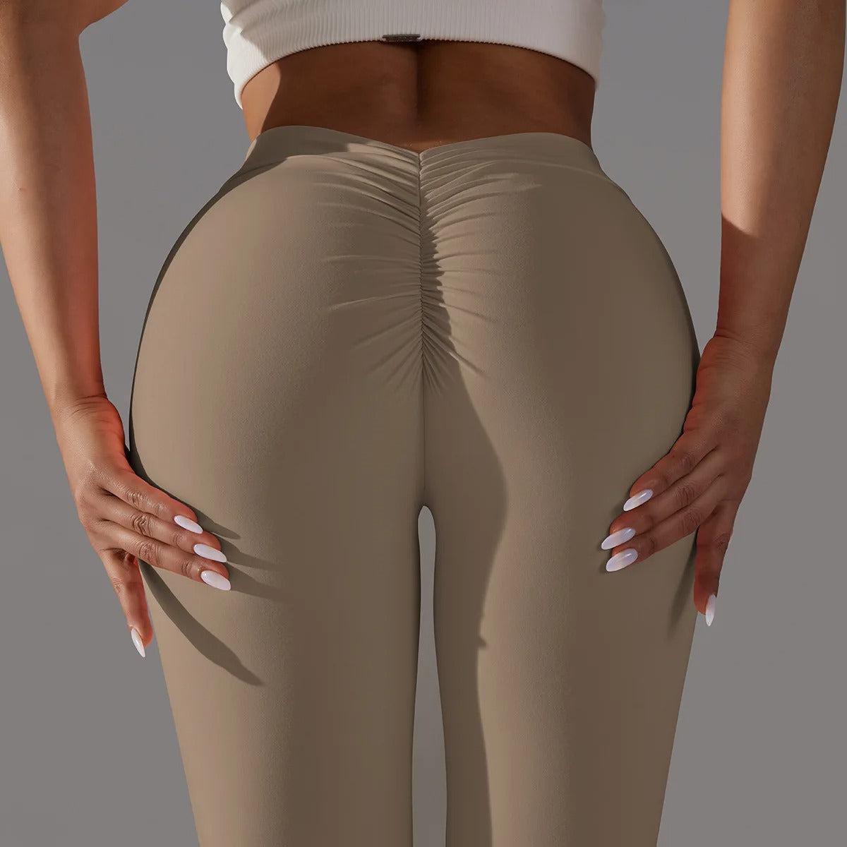 Legginsy z wysokim stanem V-Back