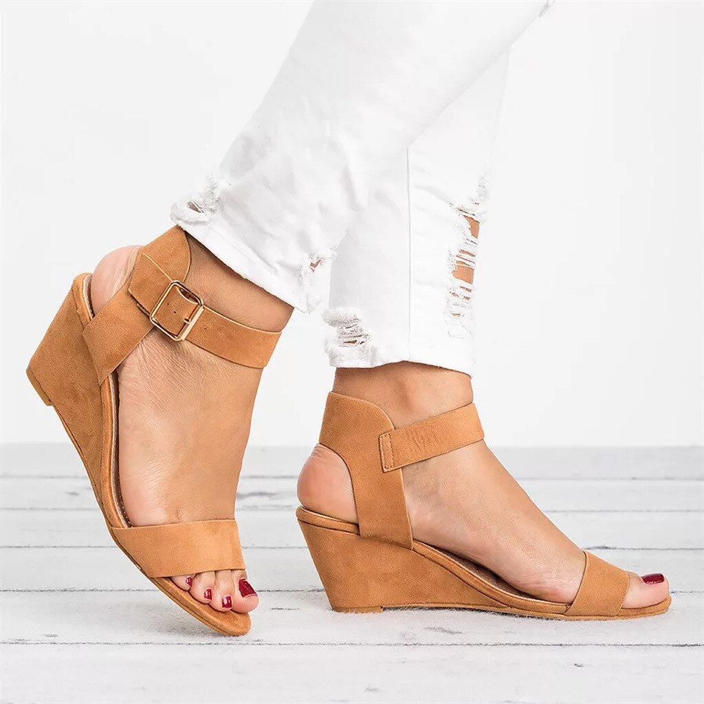 EleganceWedge strappy sandals – chic & comfortable