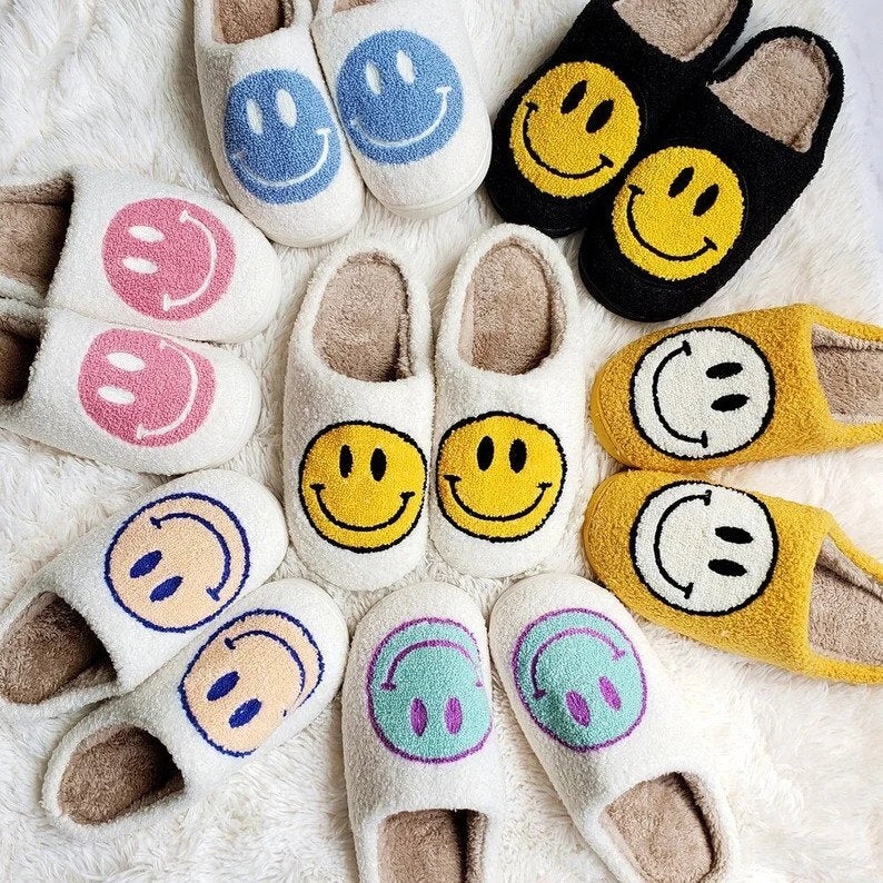 Pantuflas con cara feliz