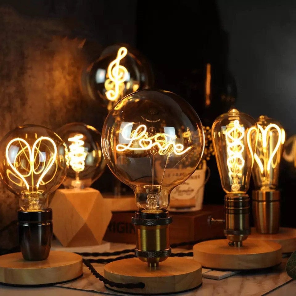 Großer LED-Edison-Globus und Holzsockel im industriellen Vintage-Stil