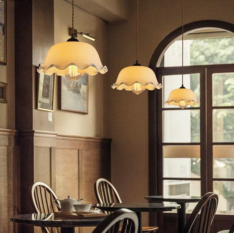 Suspension LED en verre opalin avec abat-jour mouchoir de style vintage français - Ampoule incluse