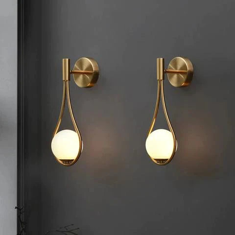 Goldene Tropfenlampe