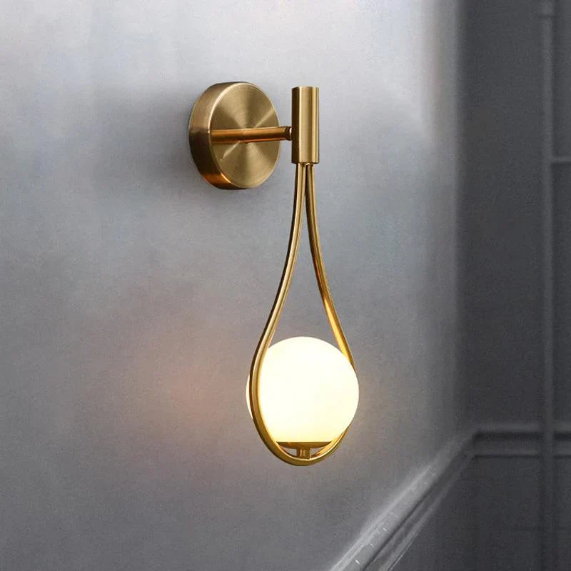 Goldene Tropfenlampe