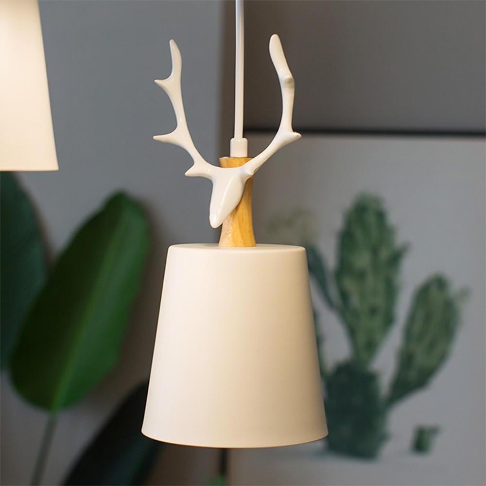 NatureLuxe – LED-hängande lampa med hjorthornsdesign