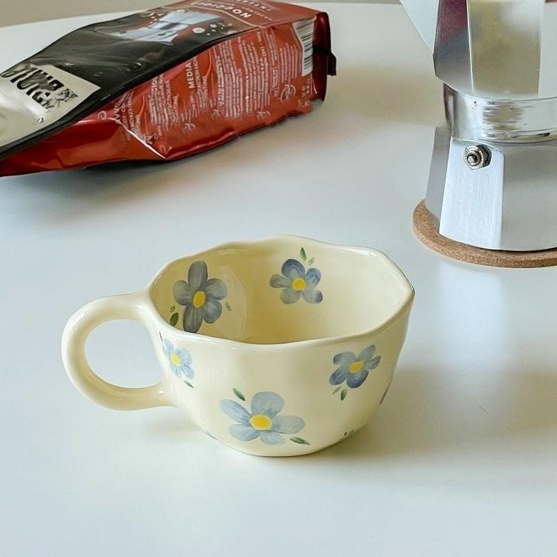 Tasse en céramique à fleurs irrégulières de style coréen