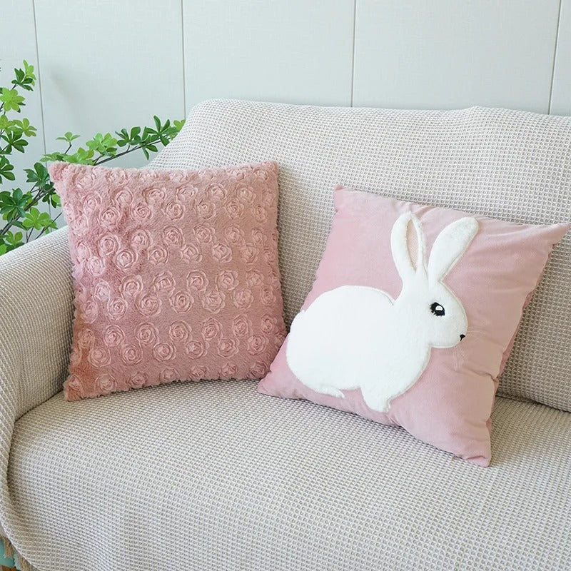 Housse de coussin mignonne lapin rose – une touche ludique pour votre maison