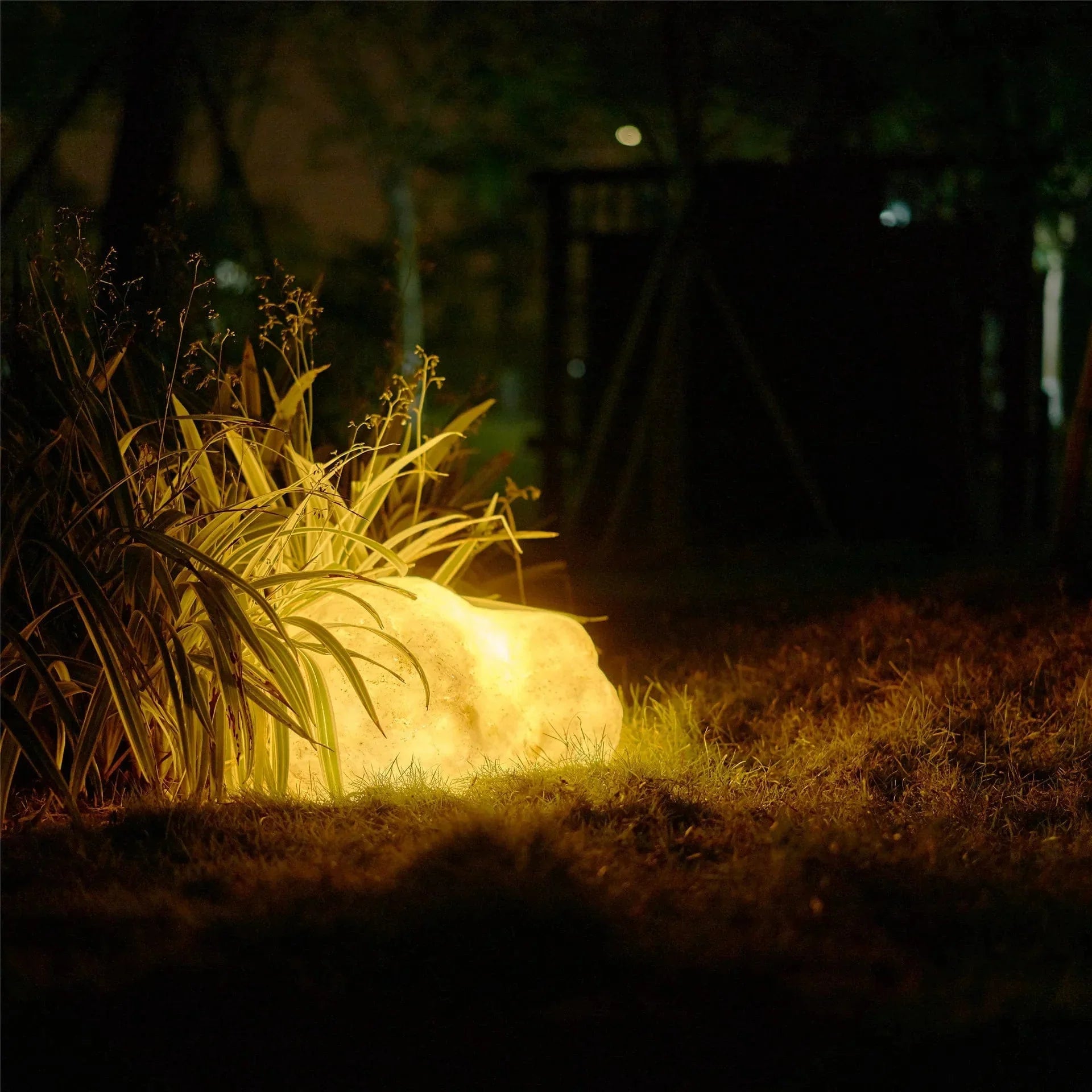 Vibrant Stone Outdoor Light