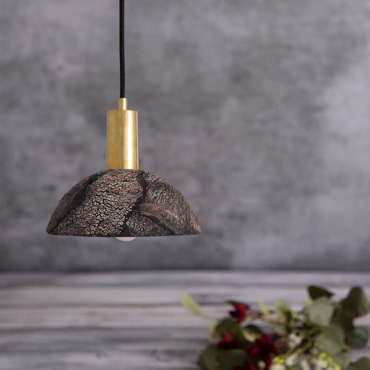 Kauri Organic Ceramic Dome Pendant Light 20cm, Czarna Glina