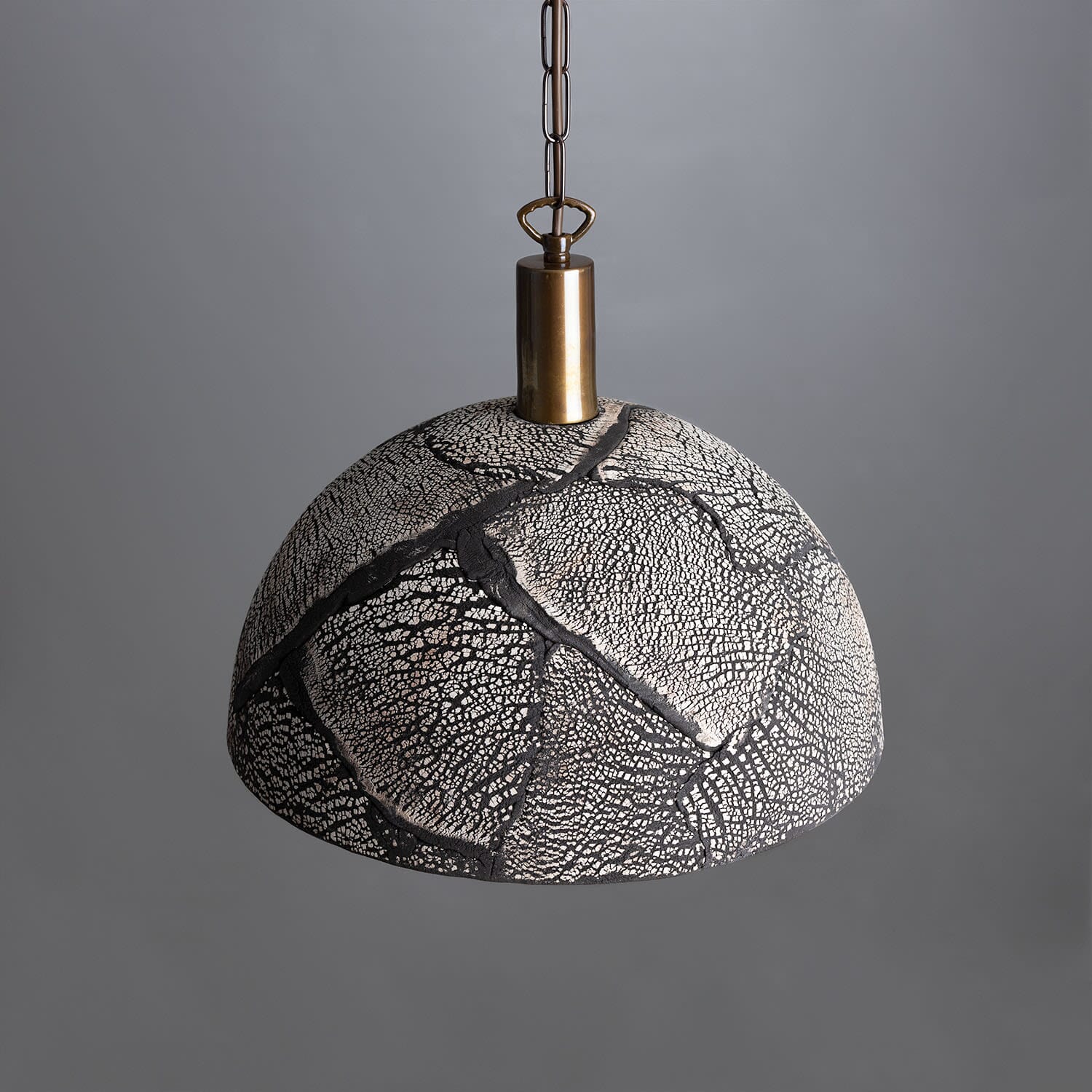 Kauri Organic Ceramic Dome Pendant Light 37cm, Czarna Glina