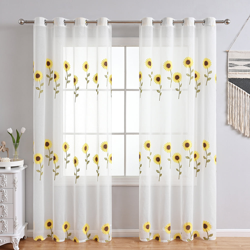 CountryBloom - Airy White Curtain with Sunflower Motif for a Farmhouse Decoration