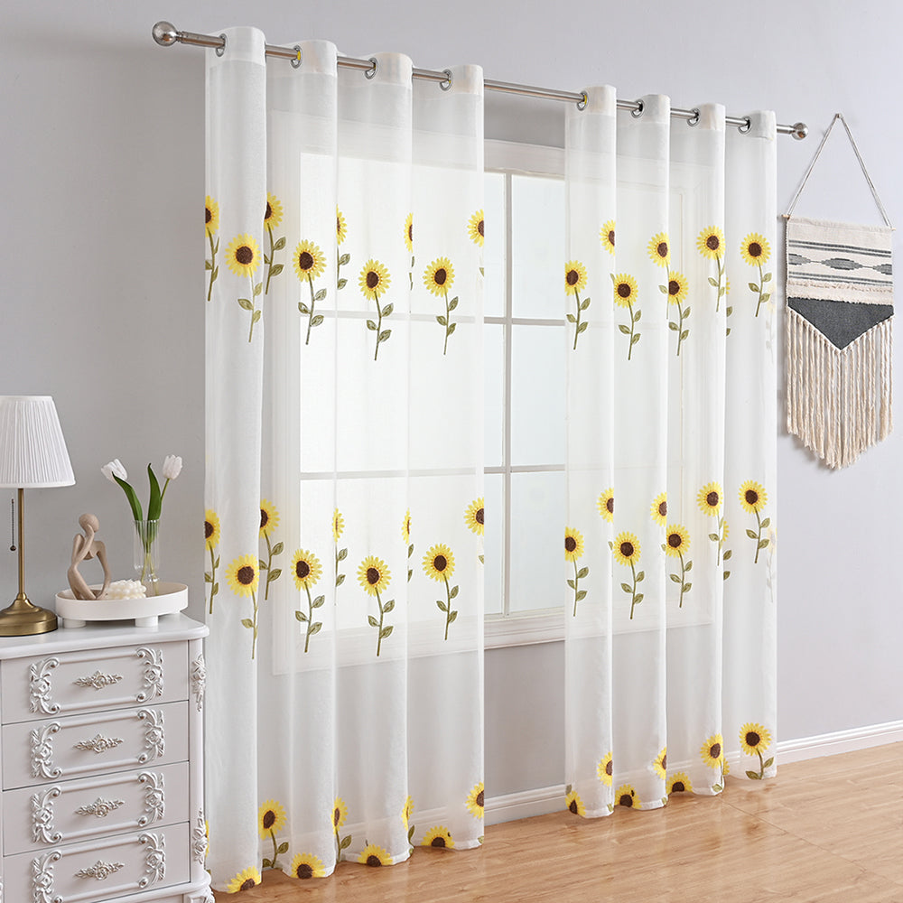 CountryBloom - Rideau blanc aéré avec motif tournesol pour une décoration de ferme