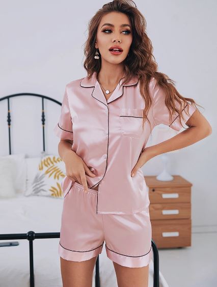 Conjunto de pijamas de satin de manga curta para mulheres