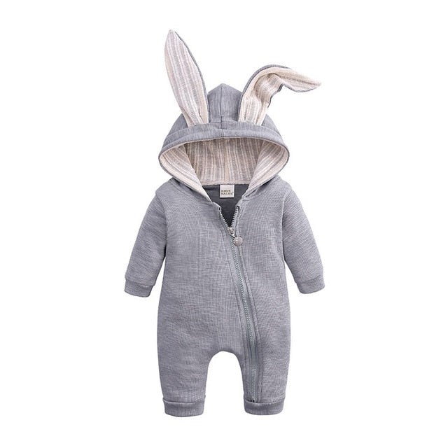 Baby-onesie met capuchon en konijn