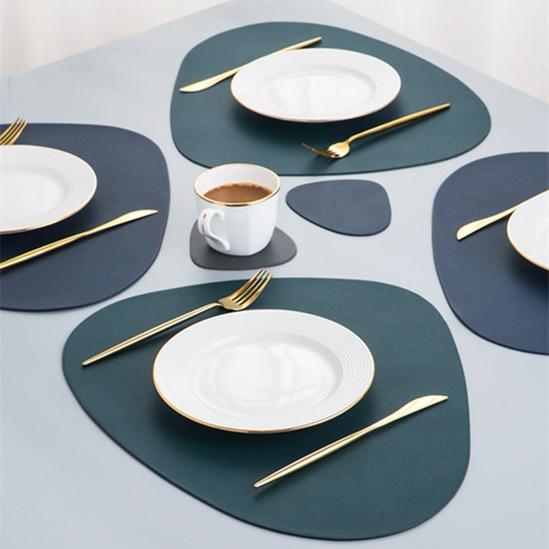 Sets de table et dessous de verre imperméables en cuir PU aux formes pastel