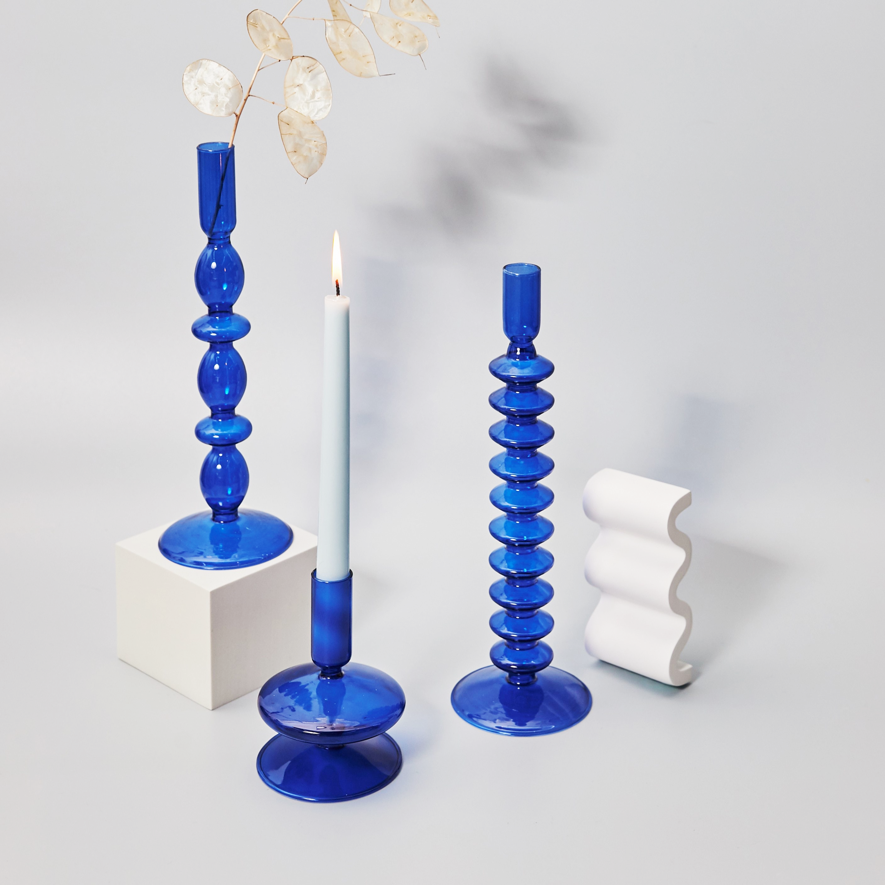 Bougeoirs en verre soufflé cobalt