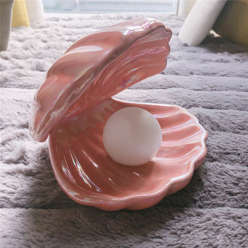 Sirenita - Pearl & Shell Desk Lamp