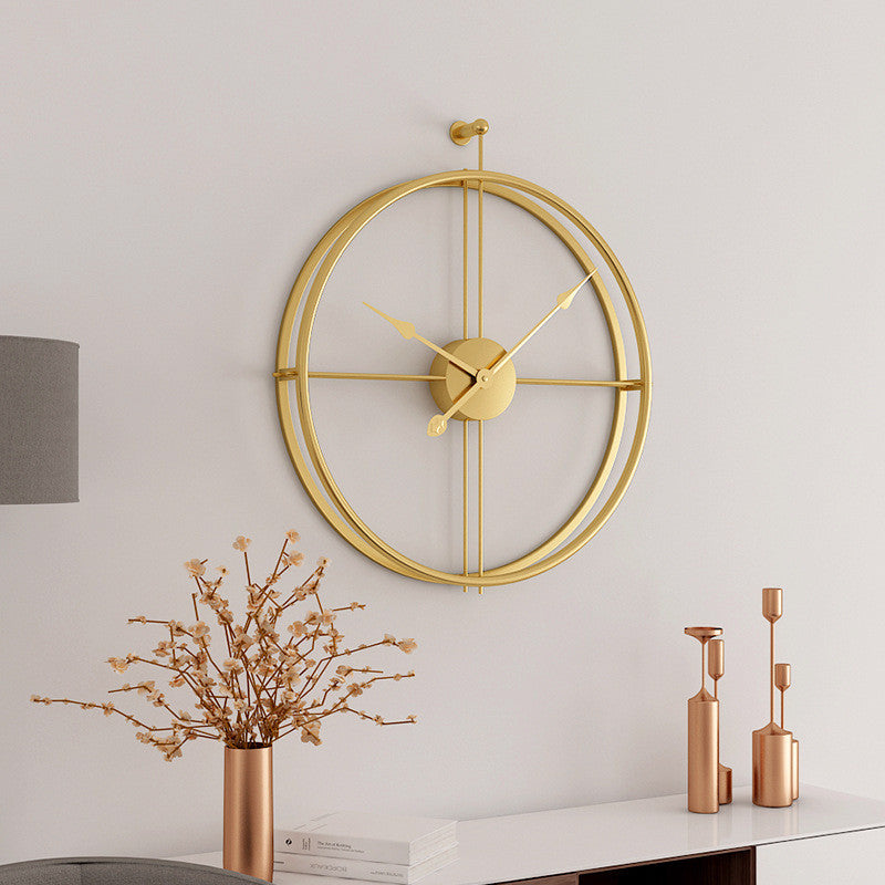 Horloge murale en métal minimaliste dorée grande