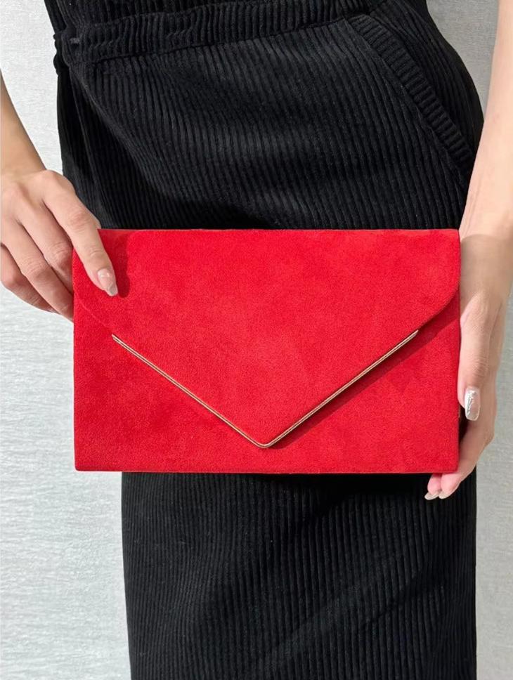 Bolsa de Mão Envelope em Veludo Estilo Suede Segreto