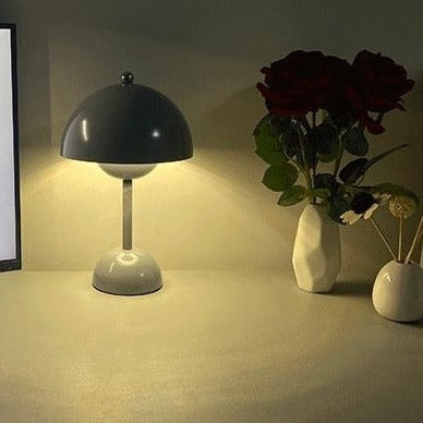 Lampada da tavolo a LED Bud per l'arredamento della casa