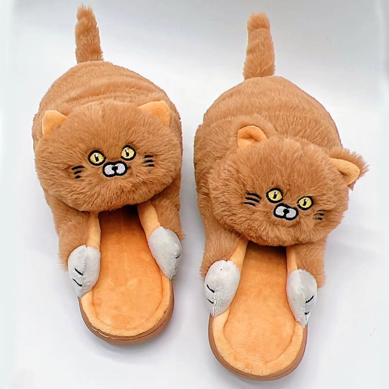 Pantuflas de gato con abrazo de peluche